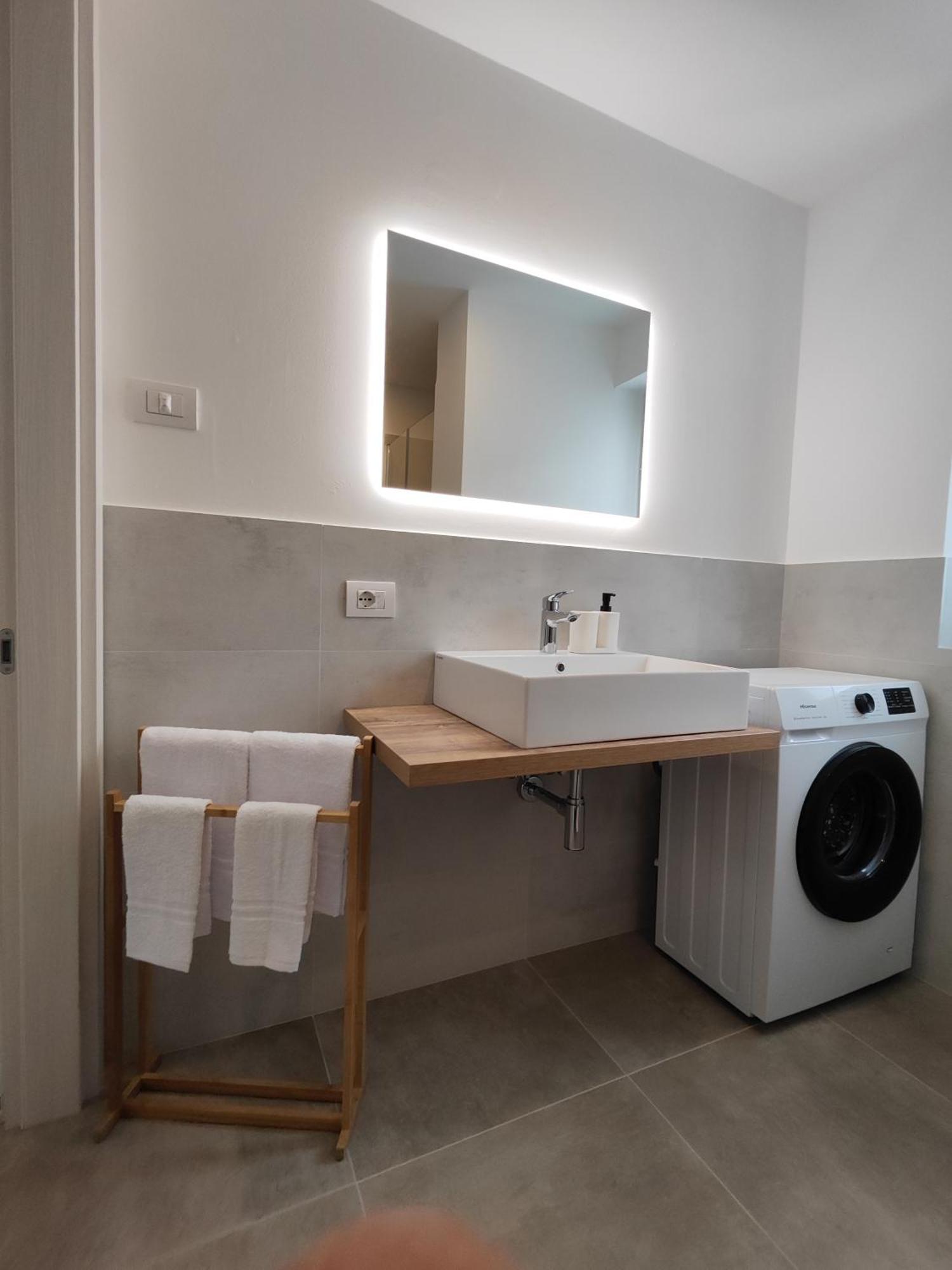 Oasi Degli Ulivi Apartment Riva del Garda Luaran gambar