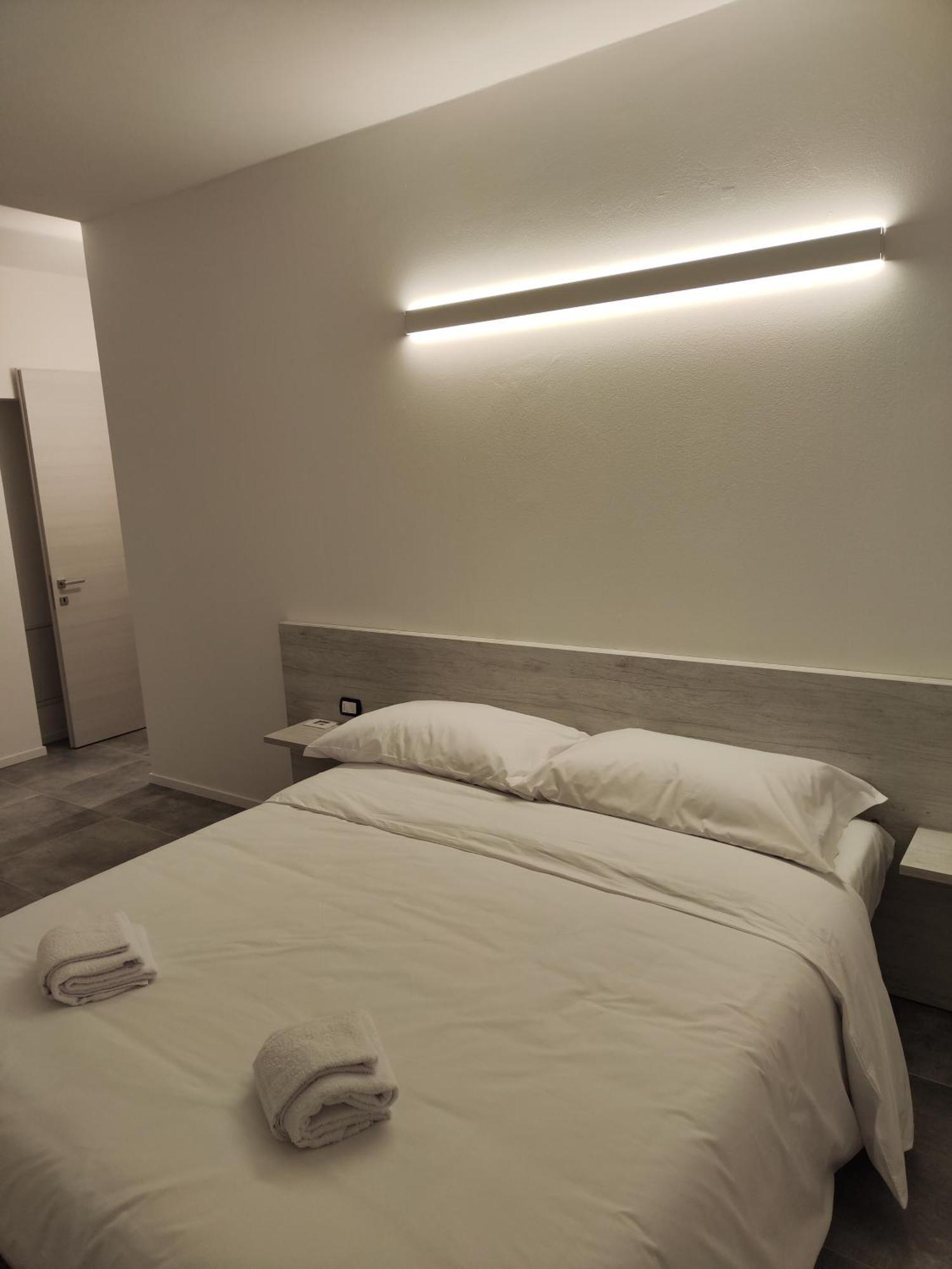 Oasi Degli Ulivi Apartment Riva del Garda Luaran gambar