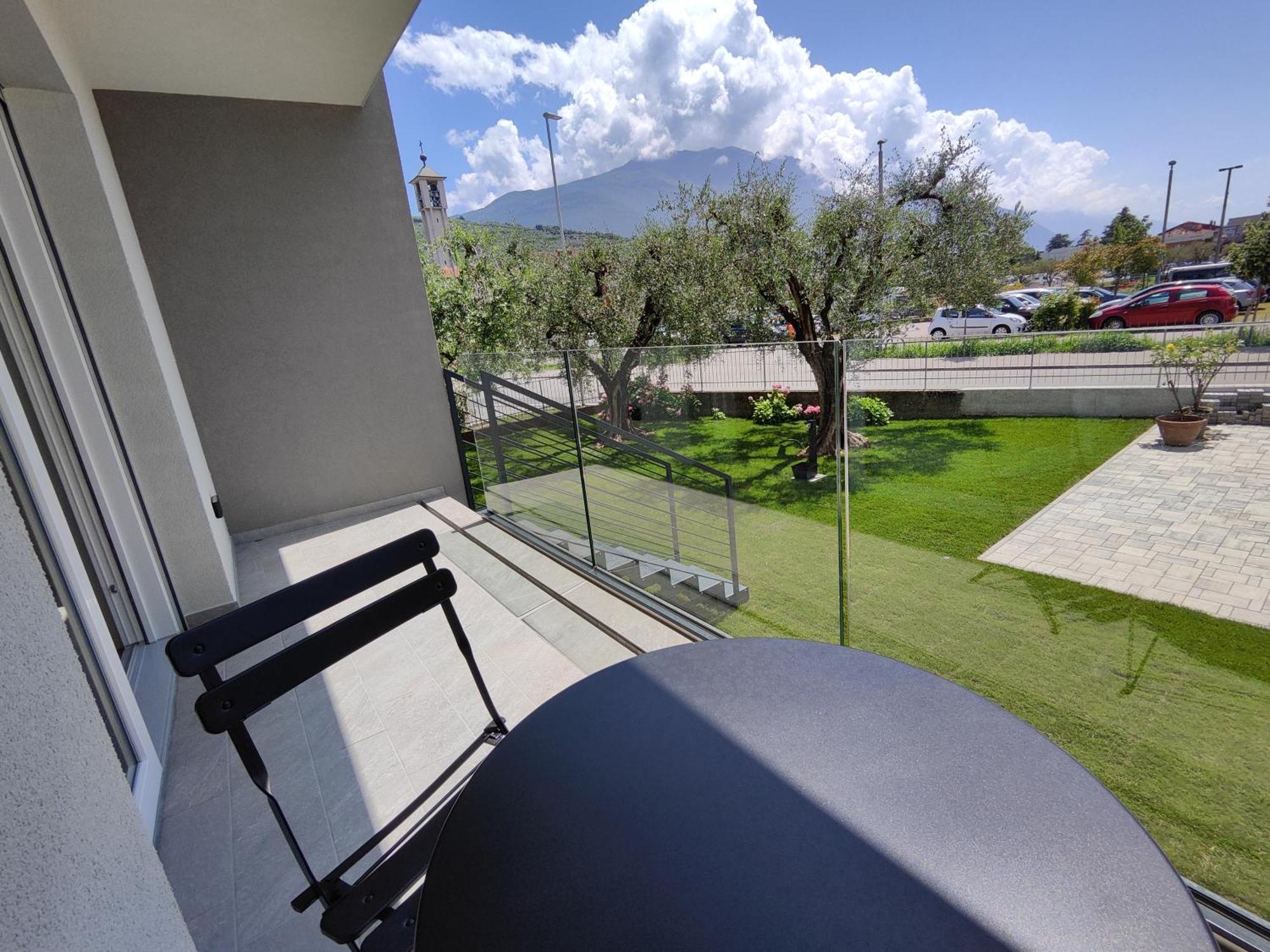 Oasi Degli Ulivi Apartment Riva del Garda Luaran gambar