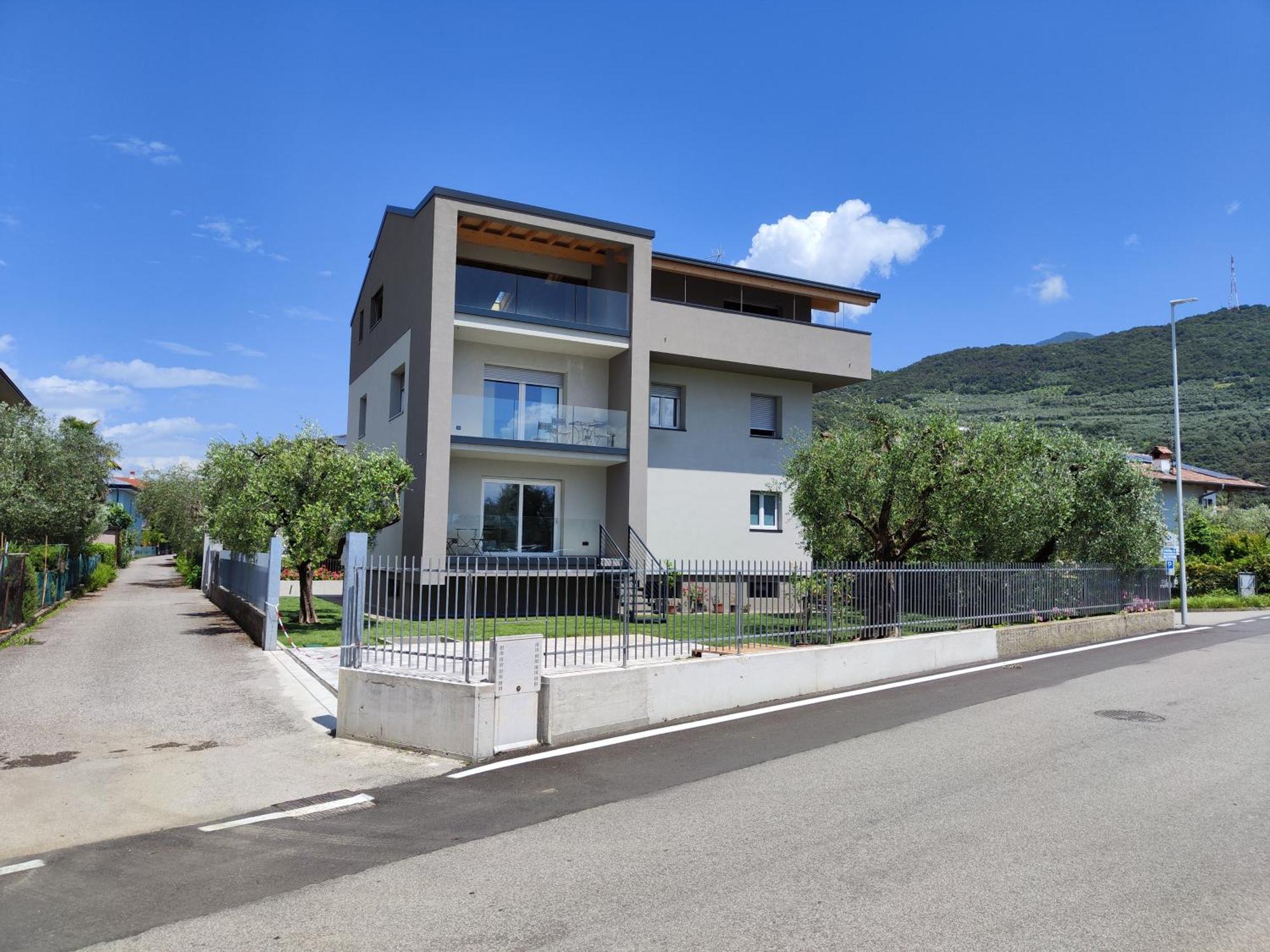 Oasi Degli Ulivi Apartment Riva del Garda Luaran gambar