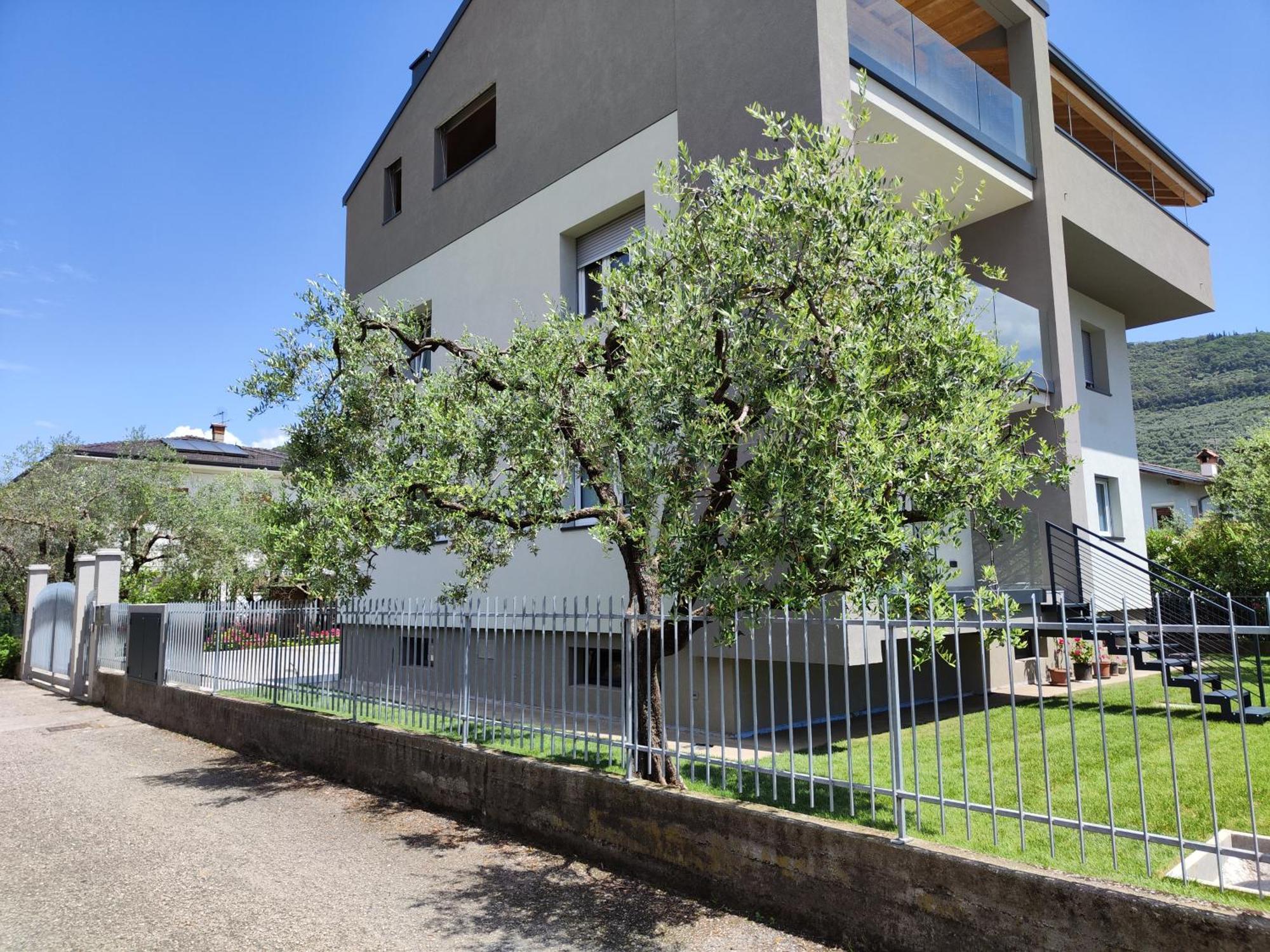 Oasi Degli Ulivi Apartment Riva del Garda Luaran gambar