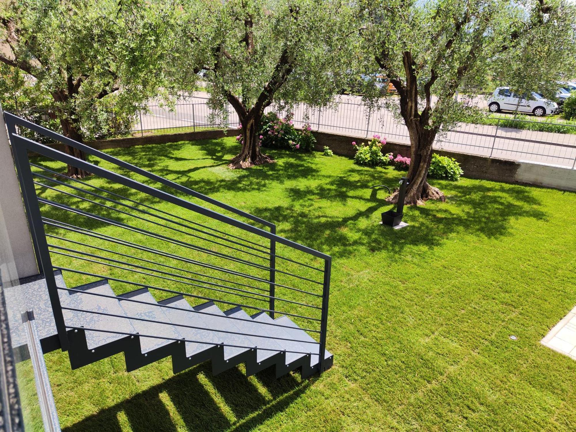 Oasi Degli Ulivi Apartment Riva del Garda Luaran gambar
