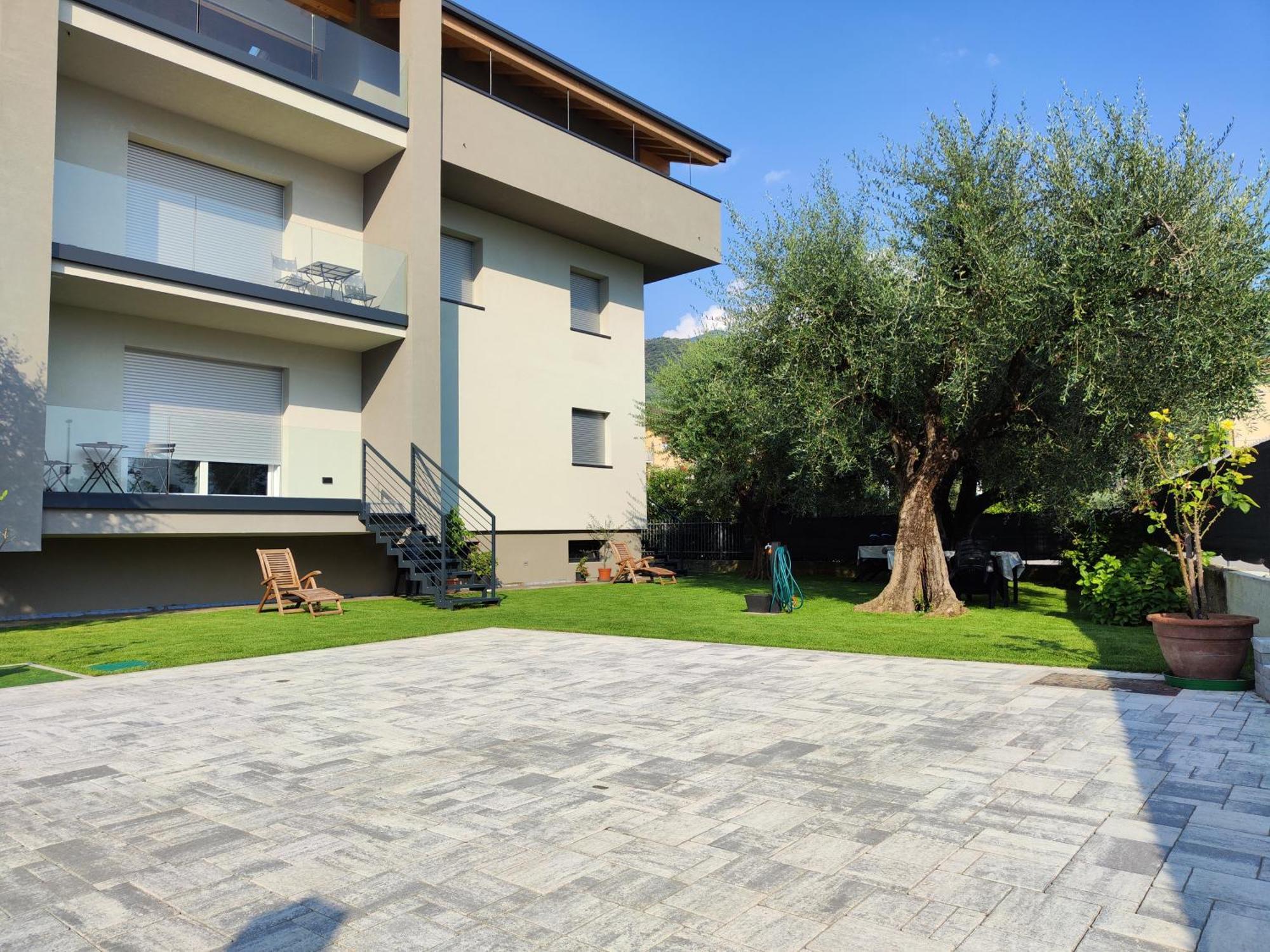 Oasi Degli Ulivi Apartment Riva del Garda Luaran gambar
