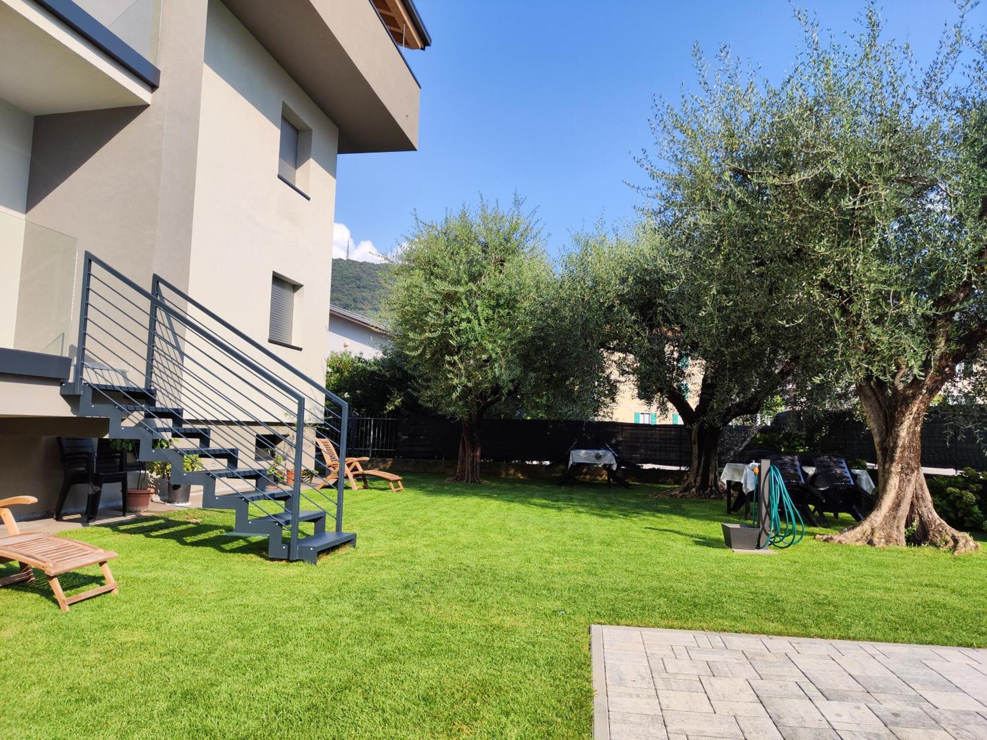 Oasi Degli Ulivi Apartment Riva del Garda Luaran gambar