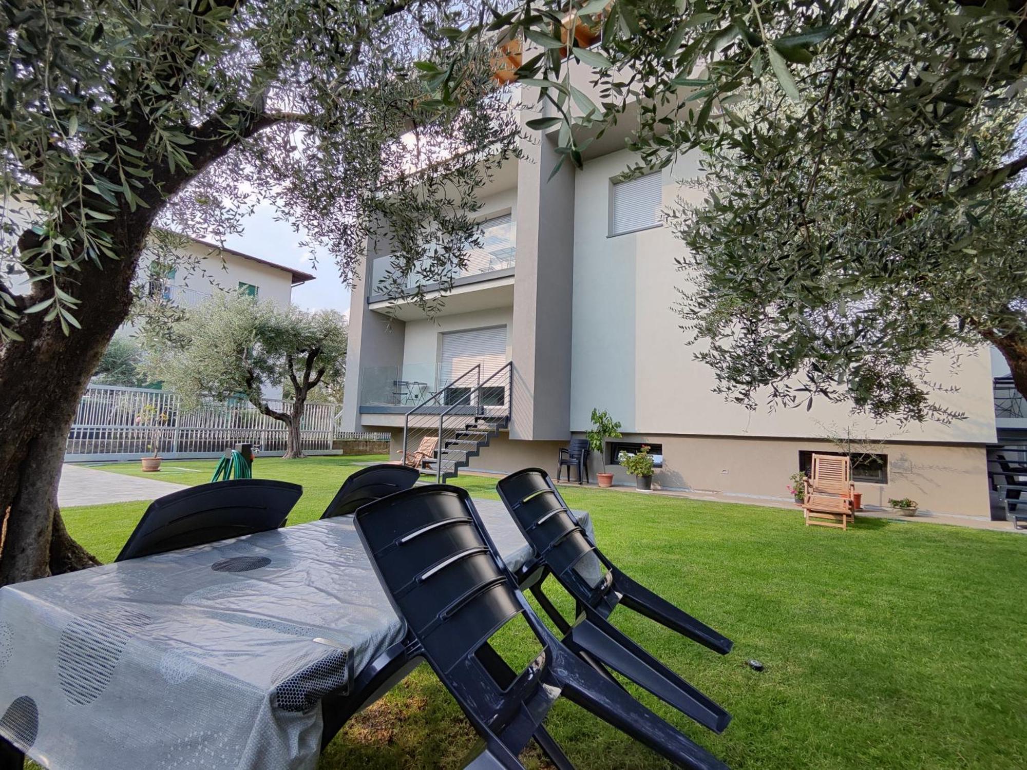 Oasi Degli Ulivi Apartment Riva del Garda Luaran gambar