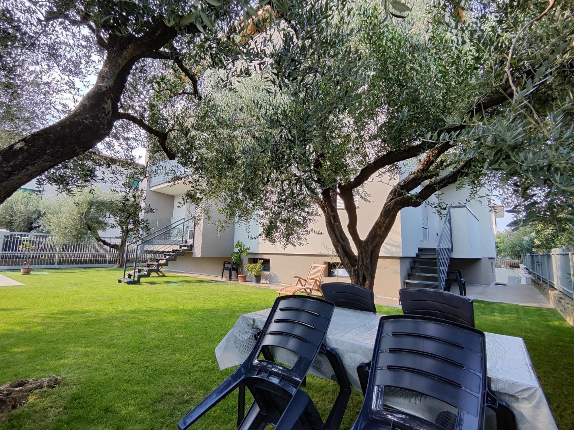 Oasi Degli Ulivi Apartment Riva del Garda Luaran gambar